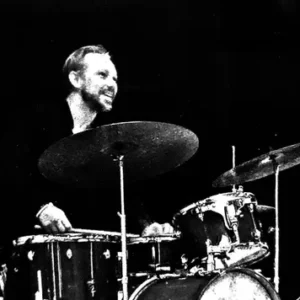 Micah Thomas1.jpg sqLg